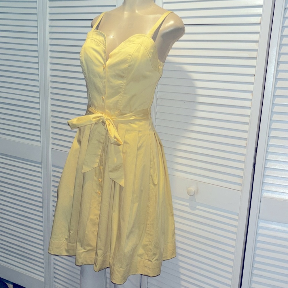 Anthropologie Gal Meets Glam
Francesca Marigold Fit and Flare size 0 - Picture 5 of 9